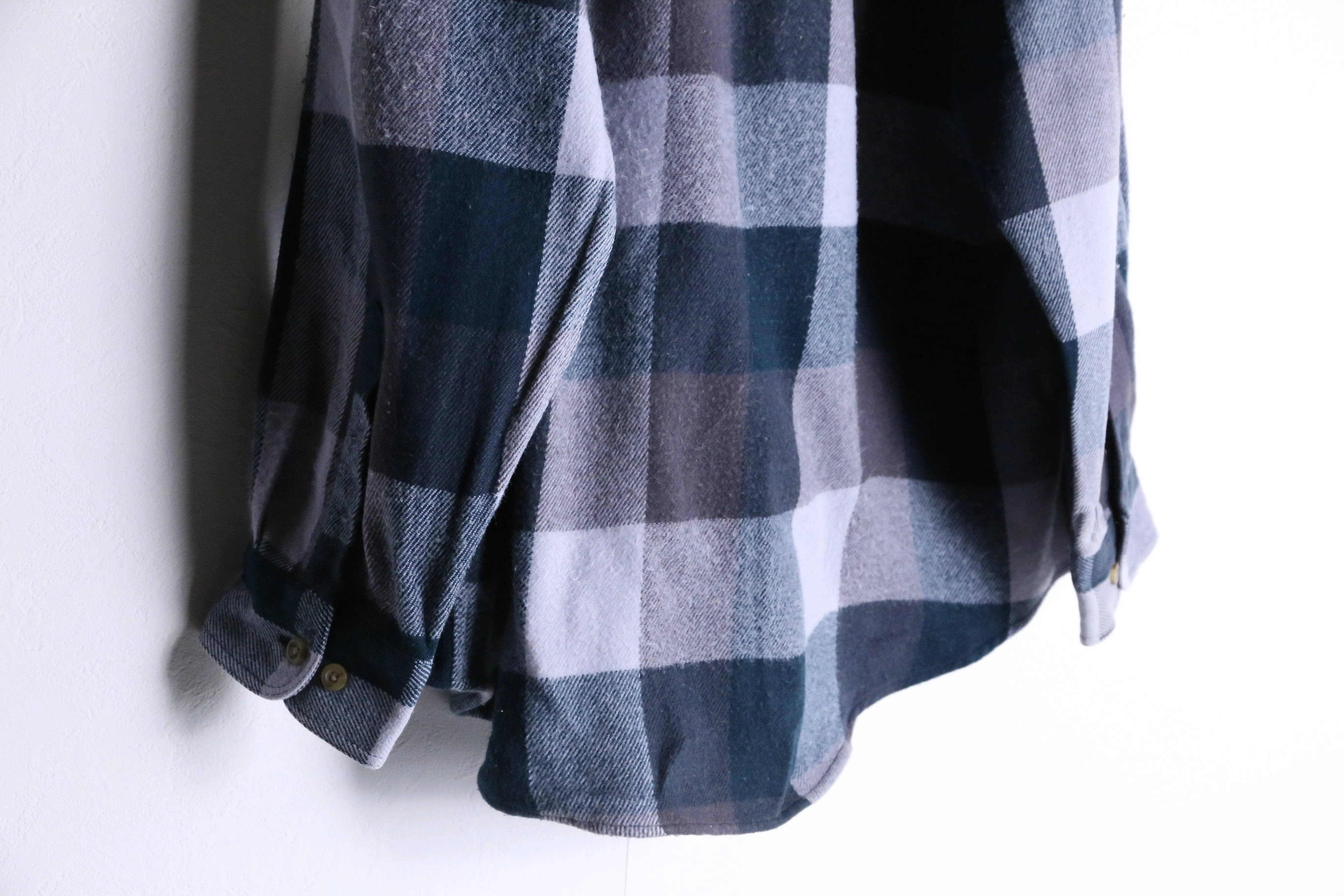 check pattern flannel shirts