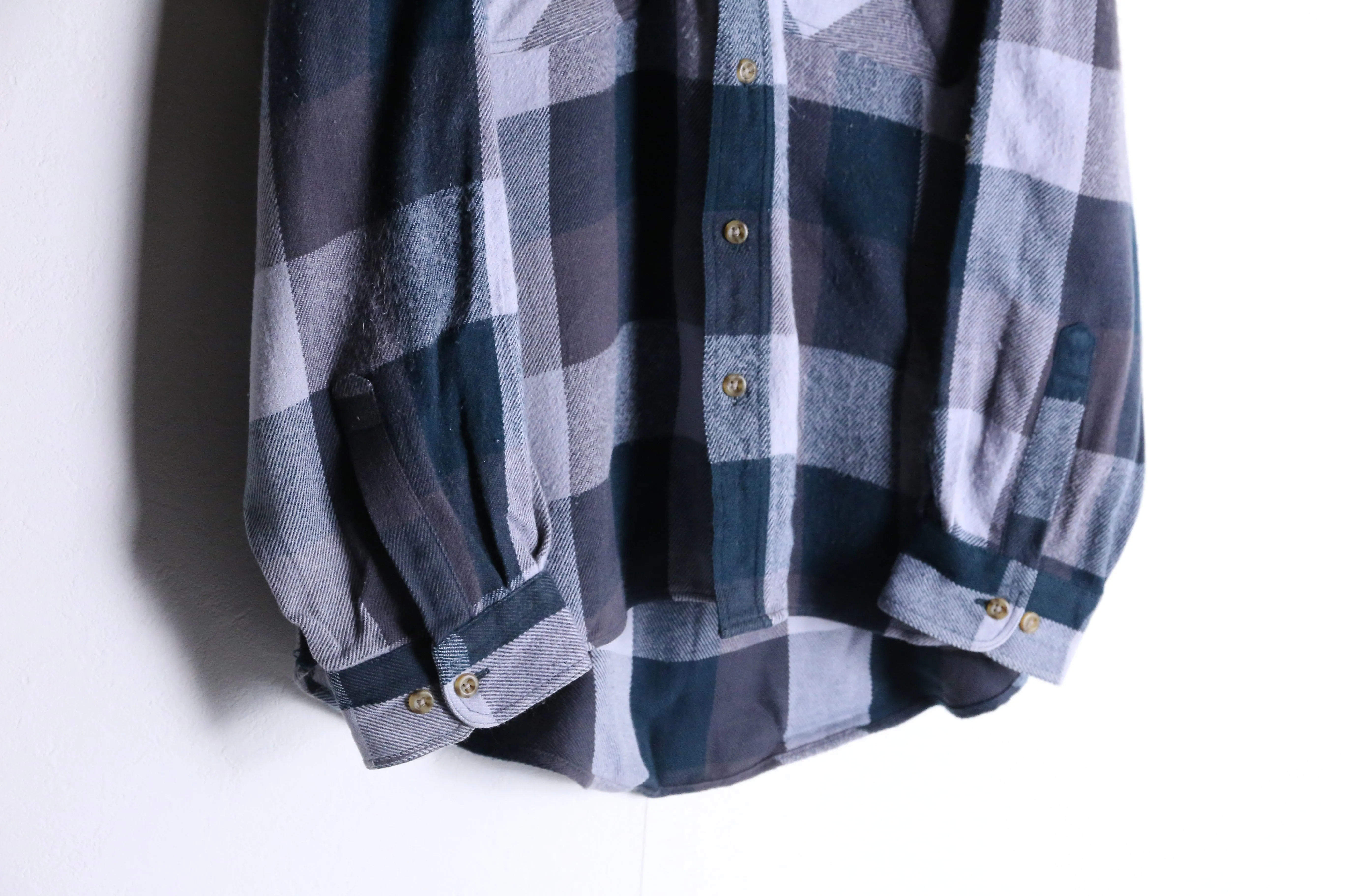 check pattern flannel shirts