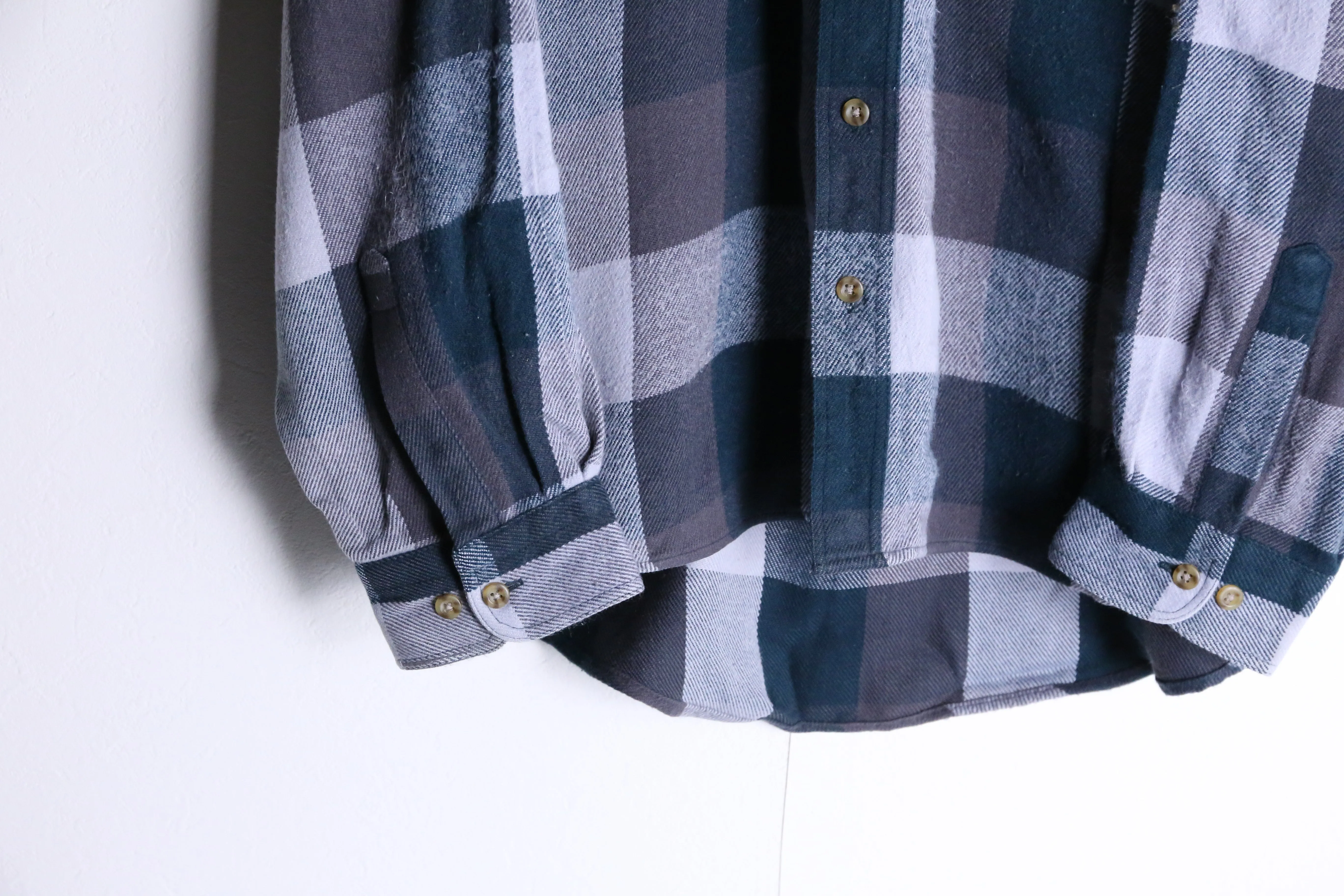 check pattern flannel shirts